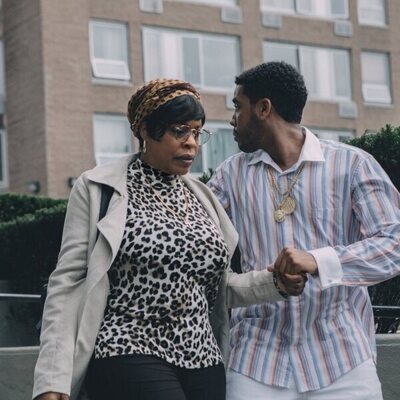 Escena de Niecy Nash y Jharrel Jerome en el 1x04 de 'When They See Us'