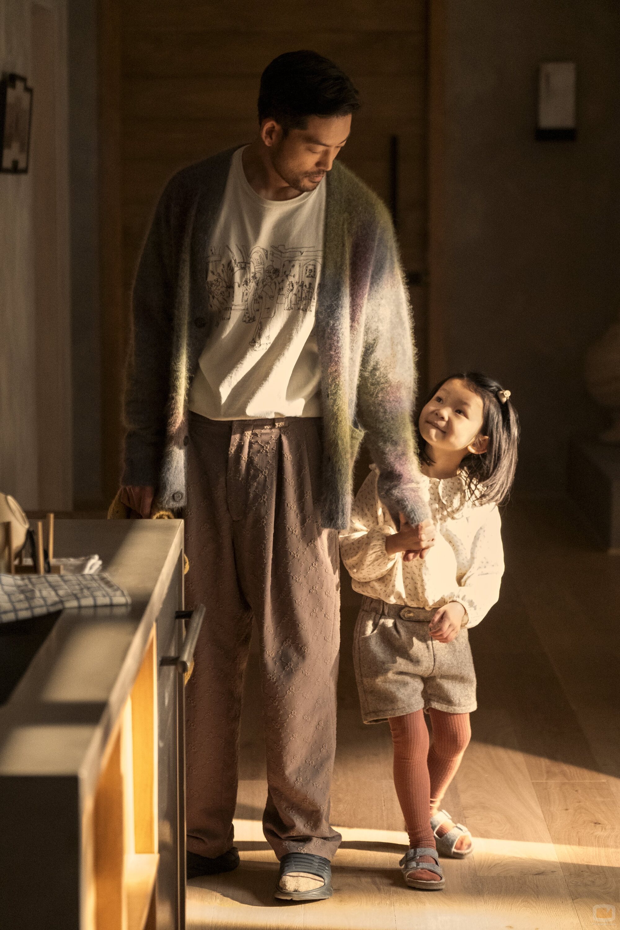 Joseph Lee en 1x01 titulado 'Los pájaros no cantan, gritan de dolor' de 'Bronca'