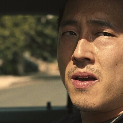Still de Steven Yeun en el 1x01 de 'Beef'