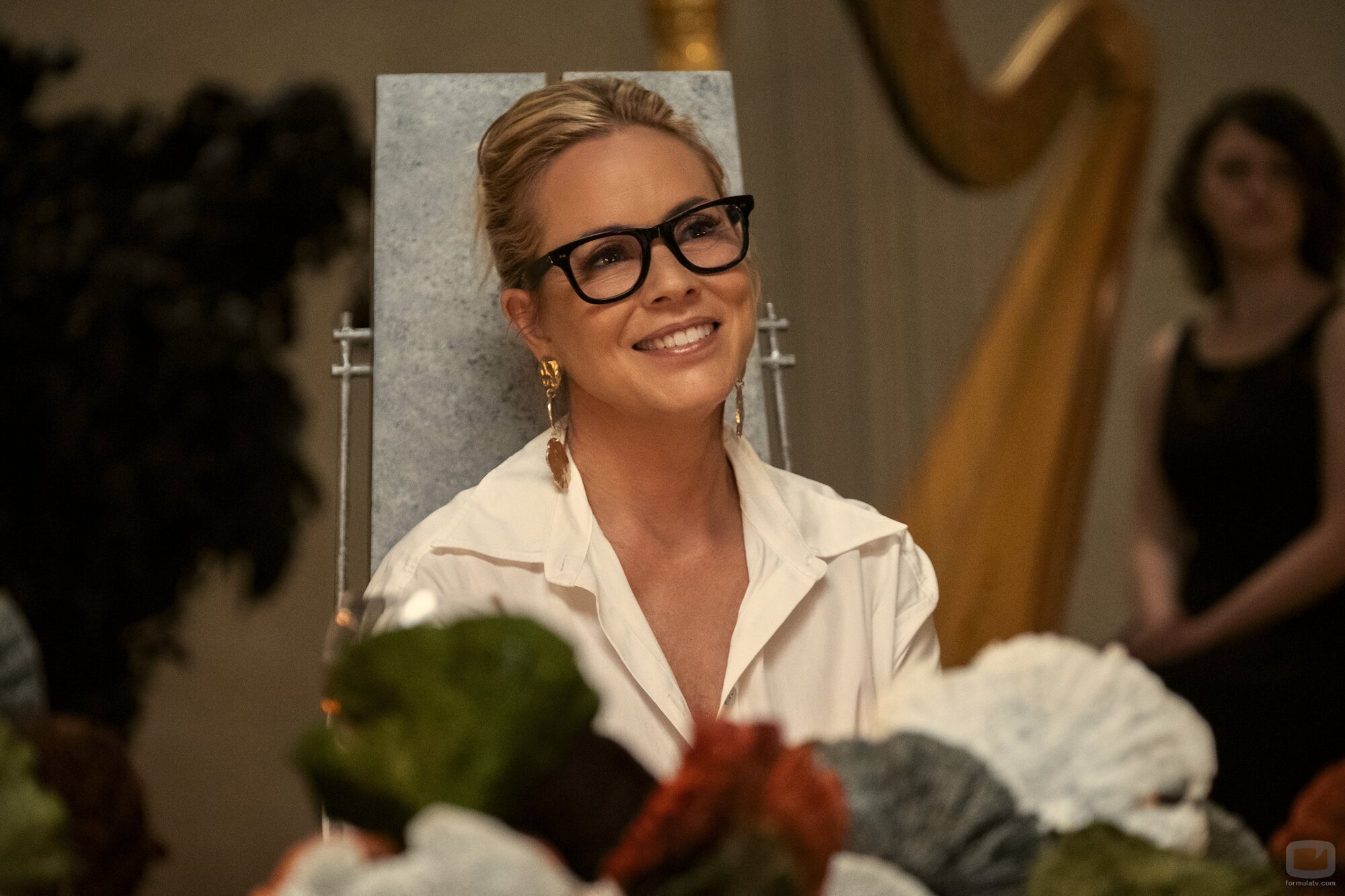 Maria Bello en 1x01 titulado 'Los pájaros no cantan, gritan de dolor' de 'Bronca'