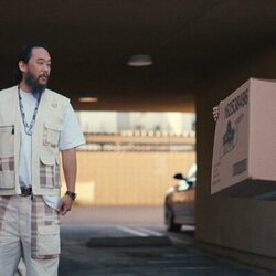 Steven Yeun y David Choe en el 'La alegría de estar vivos' de 'BEEF'
