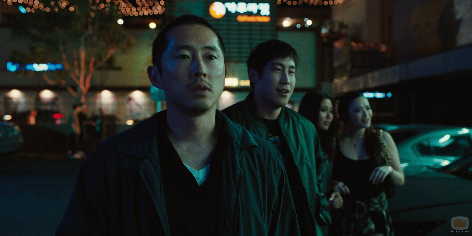 Steven Yeun y Young Mazino en 'La alegría de estar vivos' de 'Bronca'