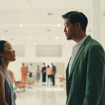 Ali Wong y Joseph Lee en 'La alegría de estar vivos' de 'Beef'
