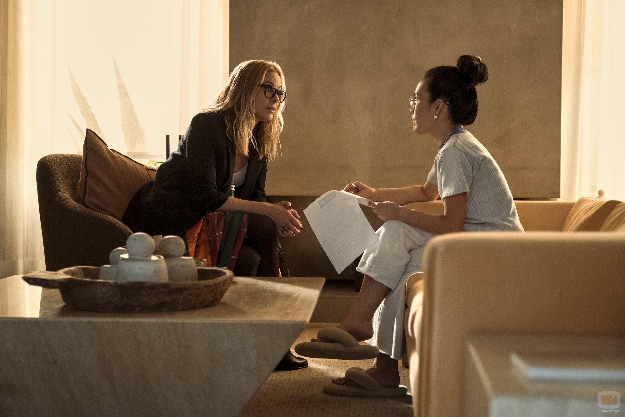 Maria Bello y Ali Wong en el 'Me habita un grito' de 'BEEF'