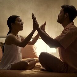 Foto de Ali Wong y Joseph Lee en el 'Me habita un grito' de 'BEEF'