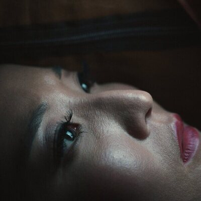 Imagen de Ashley Park en el 1x05 de 'Bronca'