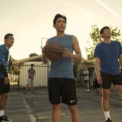 Justin H. Min en el 1x06 de 'Beef'