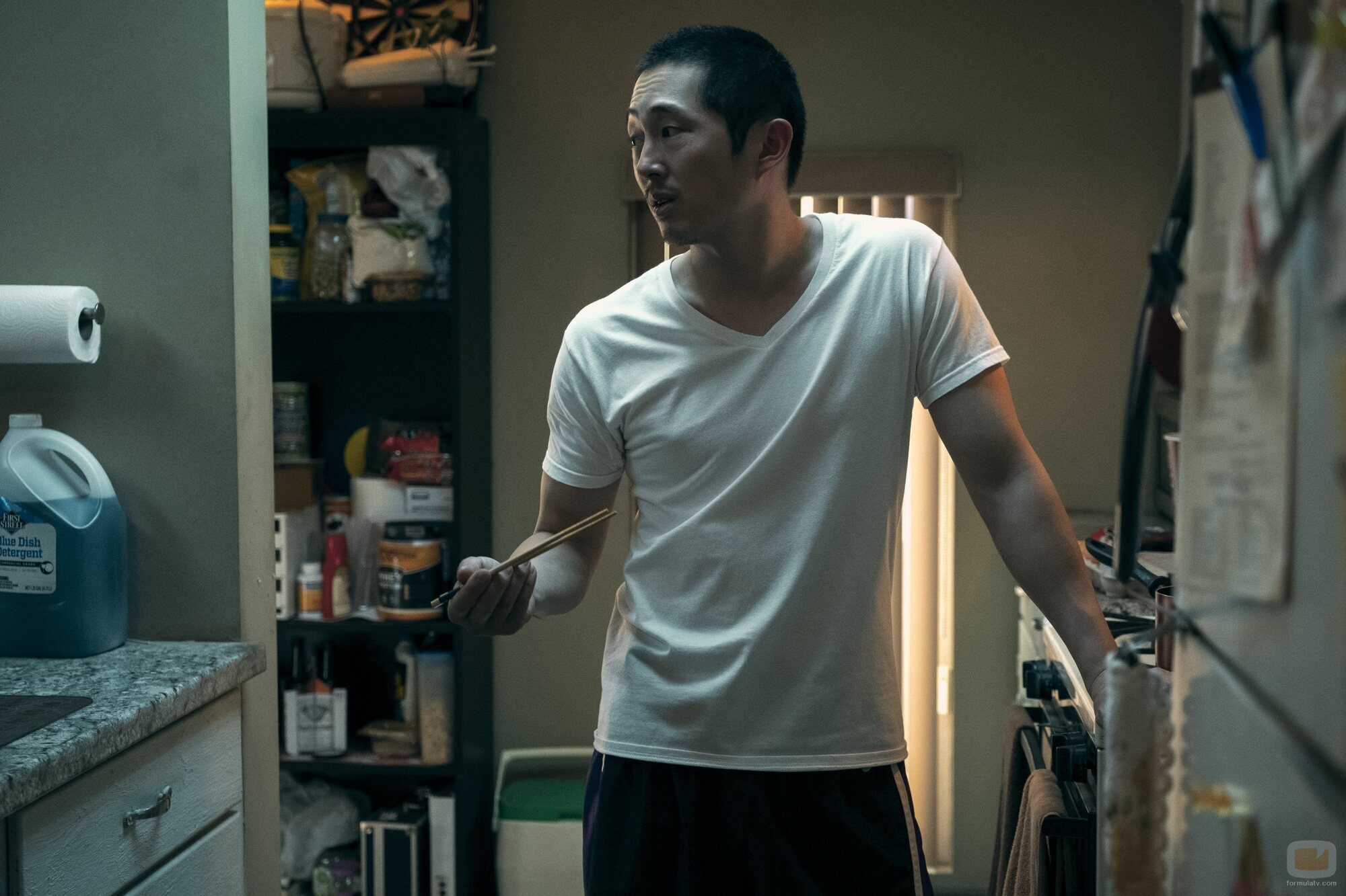 Steven Yeun en la temporada 1 y el capítulo 06 de 'Bronca'