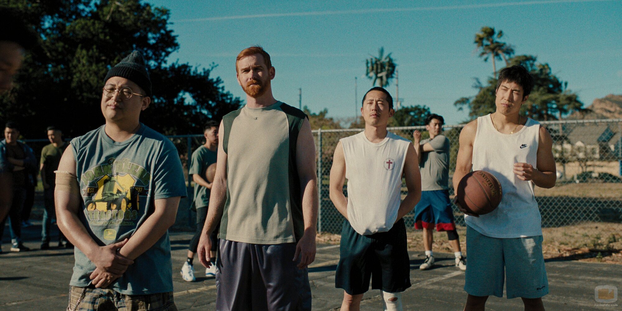 Steven Yeun y Young Mazino en el 1x06 de 'Beef'