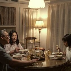 Ali Wong y Patti Yasutake en la temporada 1 y el capítulo 08 de 'Bronca'