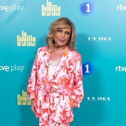 Lydia Lozano posa en la presentación de 'La familia de la tele'