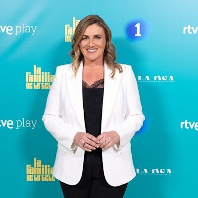 Carlota Corredera posa en la presentación de 'La familia de la tele'