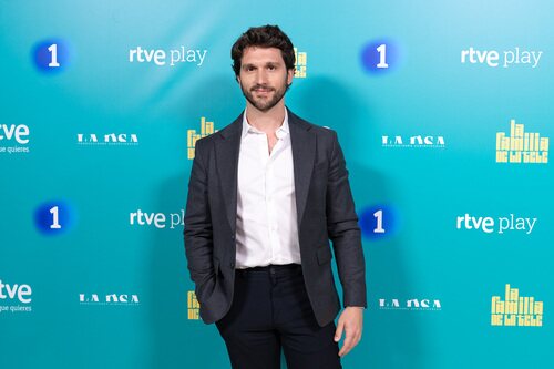 Ignacio Guío posa en la presentación de 'La familia de la tele'