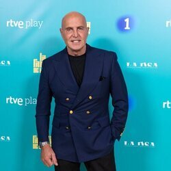 Kiko Matamoros posa en la presentación de 'La familia de la tele'