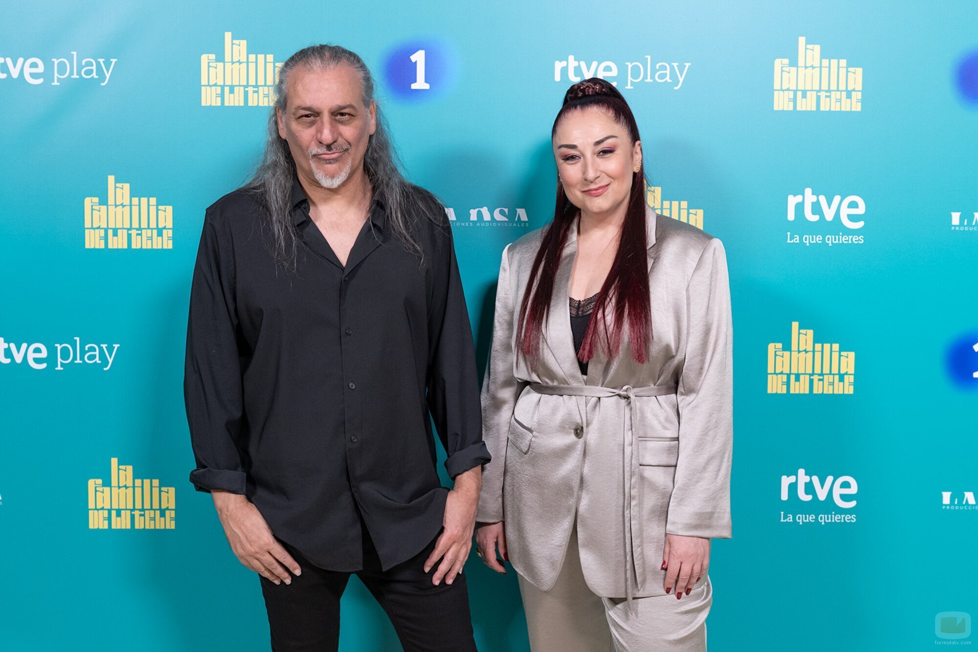 Camela posa en la presentación de 'La familia de la tele'