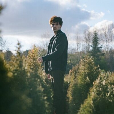 Álvaro Rico en 1x01 'Paisaje atlántico' de 'El jardinero'