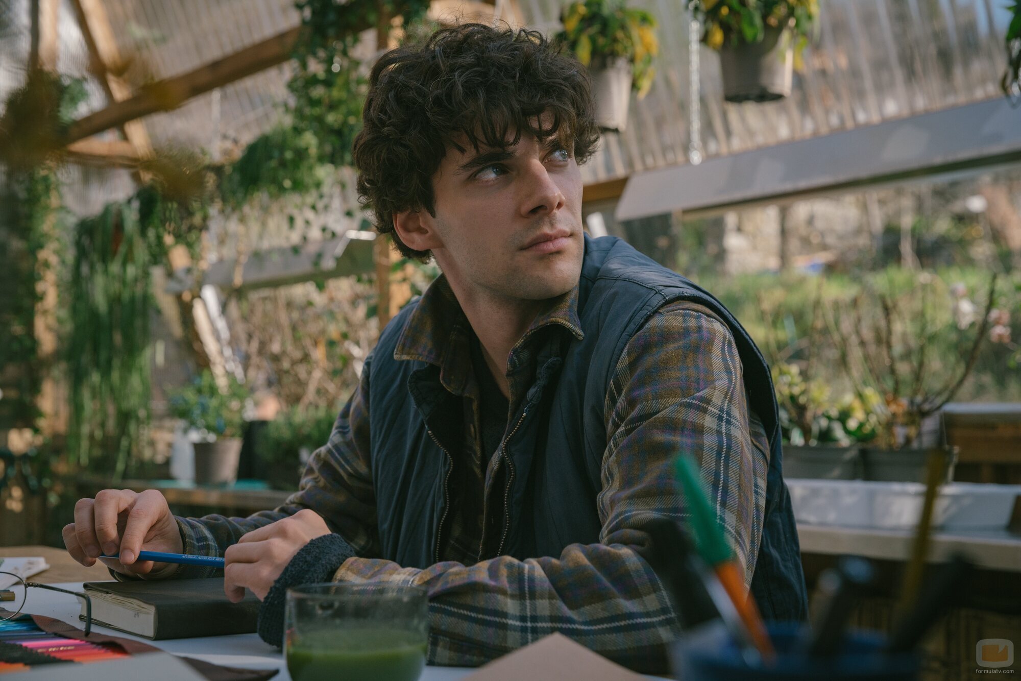 Álvaro Rico en la temporada 1 y el capítulo 02 de 'El jardinero'