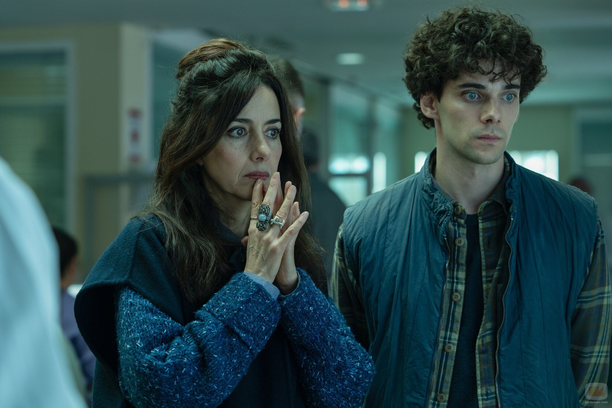 Álvaro Rico y Cecilia Suárez en 1x02 titulado 'Germinación de las semillas' de 'El jardinero'