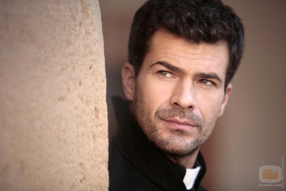 Rodolfo Sancho interpreta al Padre Ángel en 'La señora' de La 1