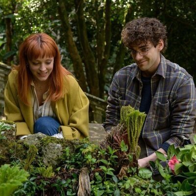 Álvaro Rico y Catalina Sopelana en 1x04 'Control de plagas' de 'El jardinero'