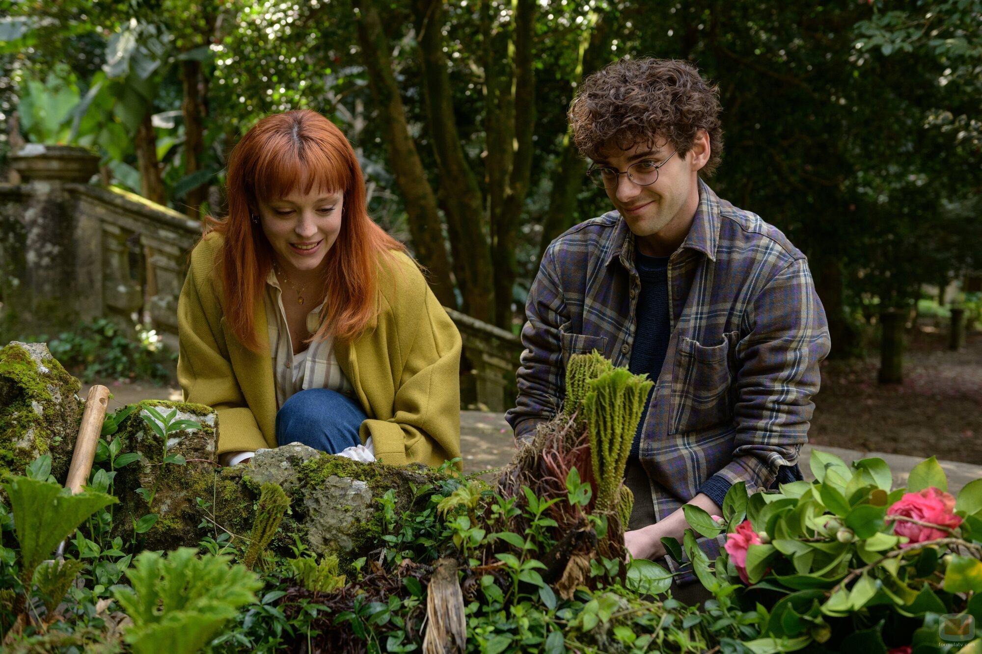 Álvaro Rico y Catalina Sopelana en 1x04 'Control de plagas' de 'El jardinero'