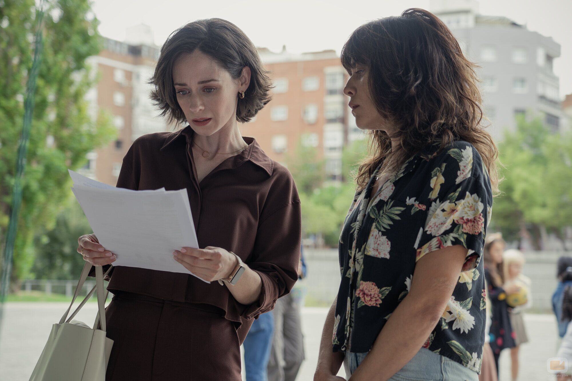 Elena Rivera y María León en Capítulo 4 titulado 'Capítulo 4' de 'Perdiendo el juicio'