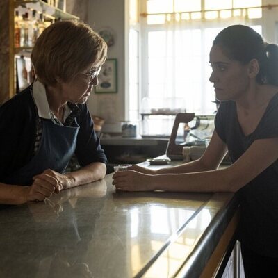 María Pujalte y Melania Cruz en el 1x01 de 'Gangs of Galicia'