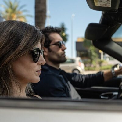 Clara Lago y Tamar Novas en 'Episodio 3' de 'Clanes'