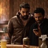 Asif Ali y Saagar Shaikh en 'Chicos mortales' de 'Deli Boys'