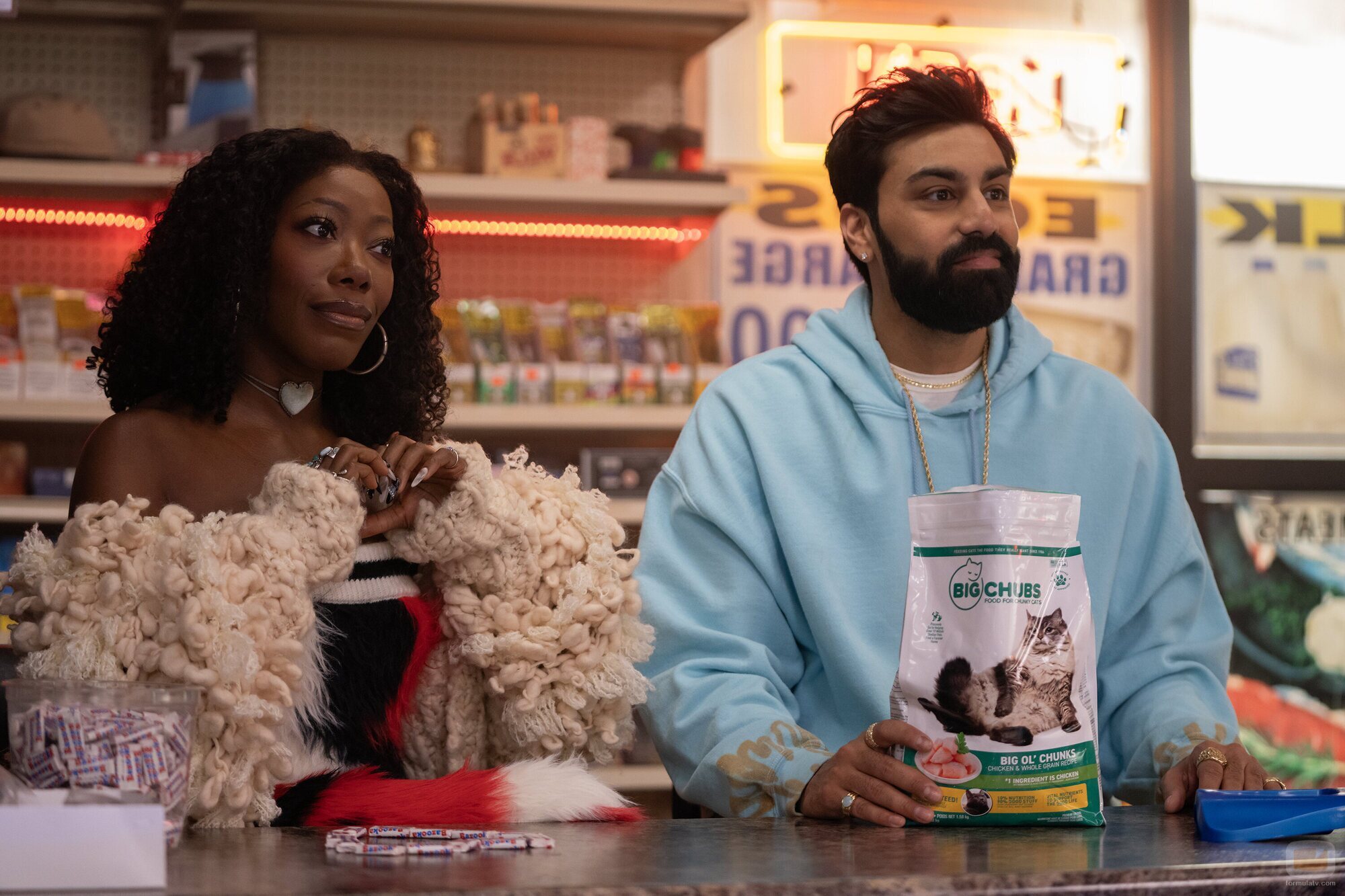 Alfie Fuller y Saagar Shaikh en 'Chicos delicados' de 'Deli Boys'