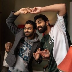 Asif Ali y Saagar Shaikh en el 1x05 de 'Deli Boys'