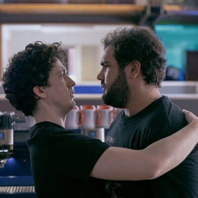 Maximilian Mundt y Danilo Kamperidis en la temporada 4 y el capítulo 03 de 'Cómo vender drogas online (a toda pastilla)'