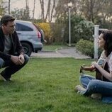 Jon Hamm y Lena Hall en 1x01 titulado 'Esto es lo que pasa' de 'Vicios ocultos'