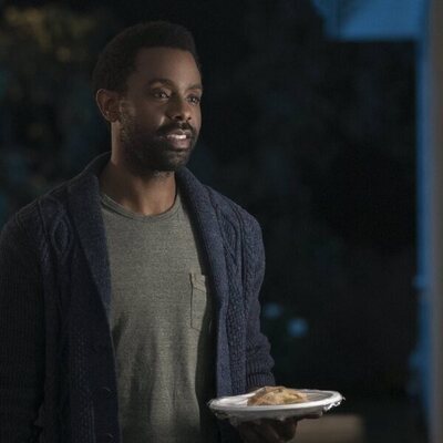 Brandon Scott en 'Puedo soportarlo' de 'Dead to Me'