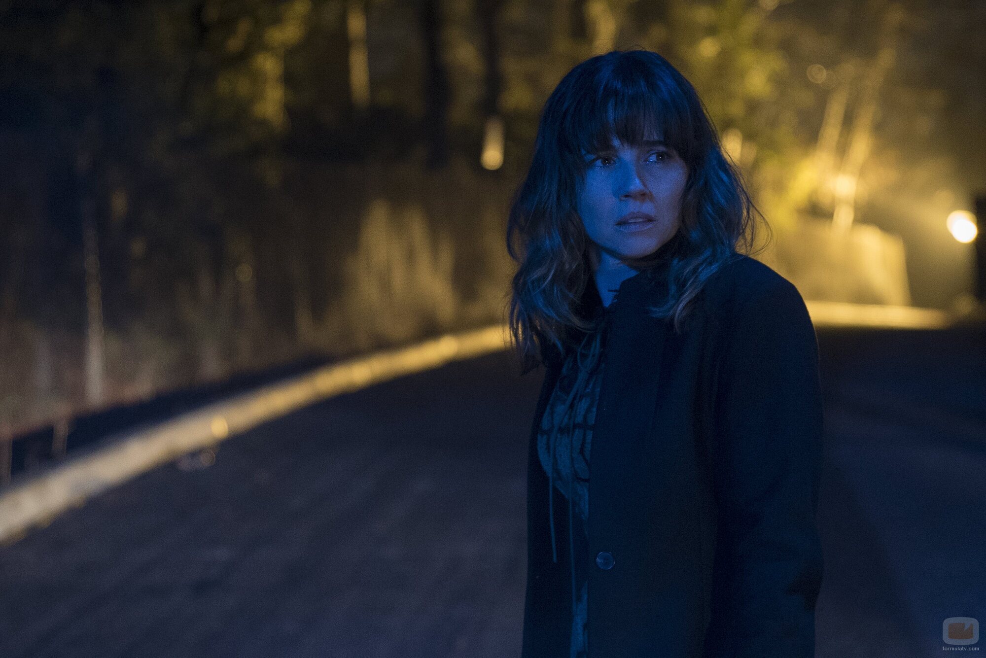Linda Cardellini en el 'Tienes que irte' de 'Muertos para mí'