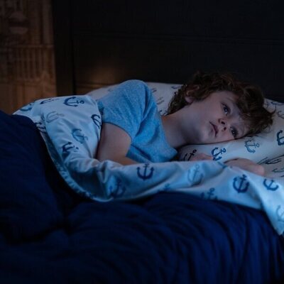 Luke Roessler en 2x04 'Entre tú y yo' de 'Dead to Me'