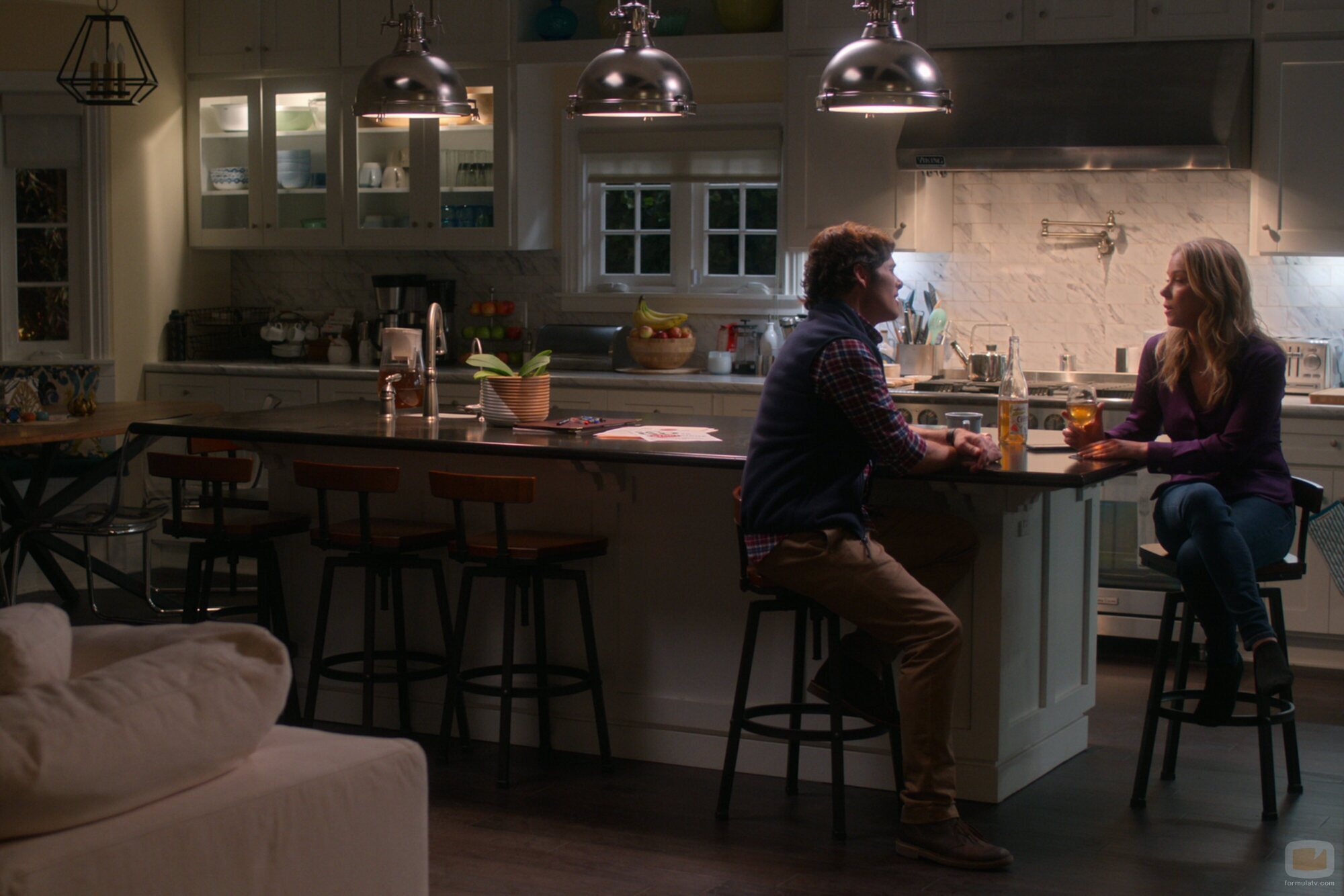 Christina Applegate y James Marsden en 2x05 'El precio a pagar' de 'Dead to Me'