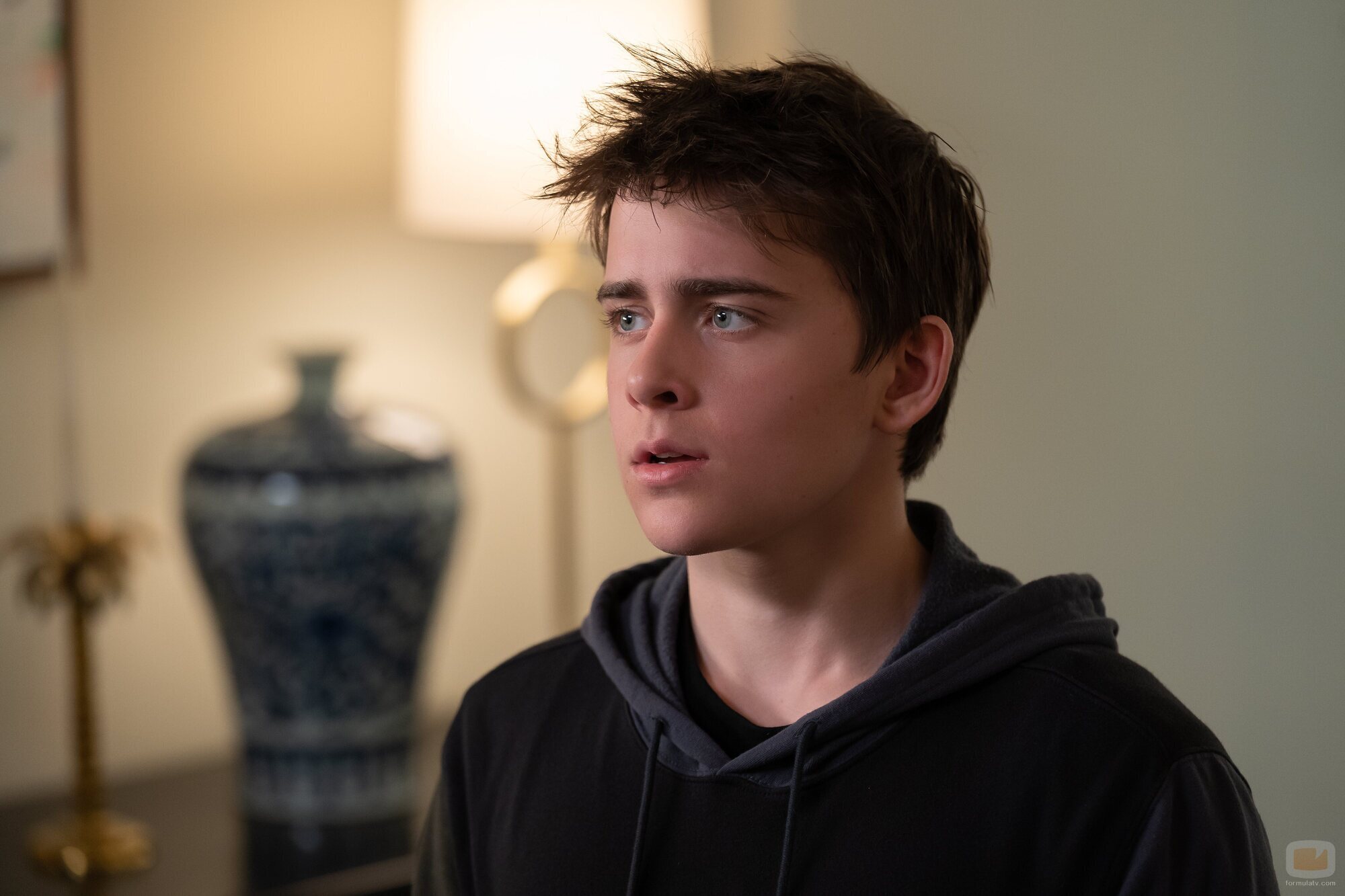 Sam McCarthy en el 2x09 de 'Dead to Me'