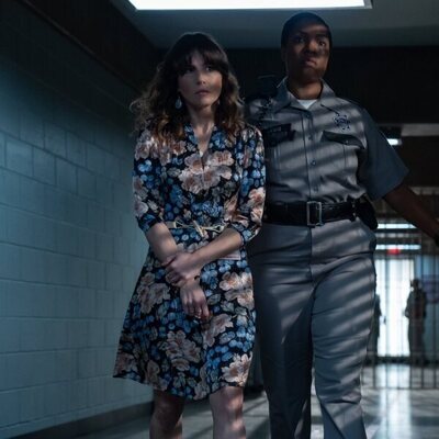 Linda Cardellini en 2x09 titulado 'No eres tú, soy yo' de 'Dead to Me'