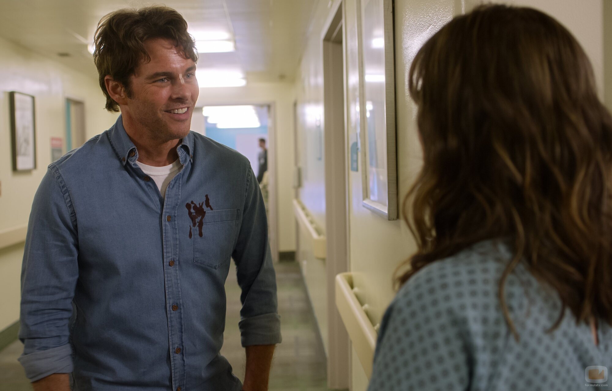 James Marsden en 3x01 titulado 'Ya hemos pasado por esto' de 'Dead to Me'