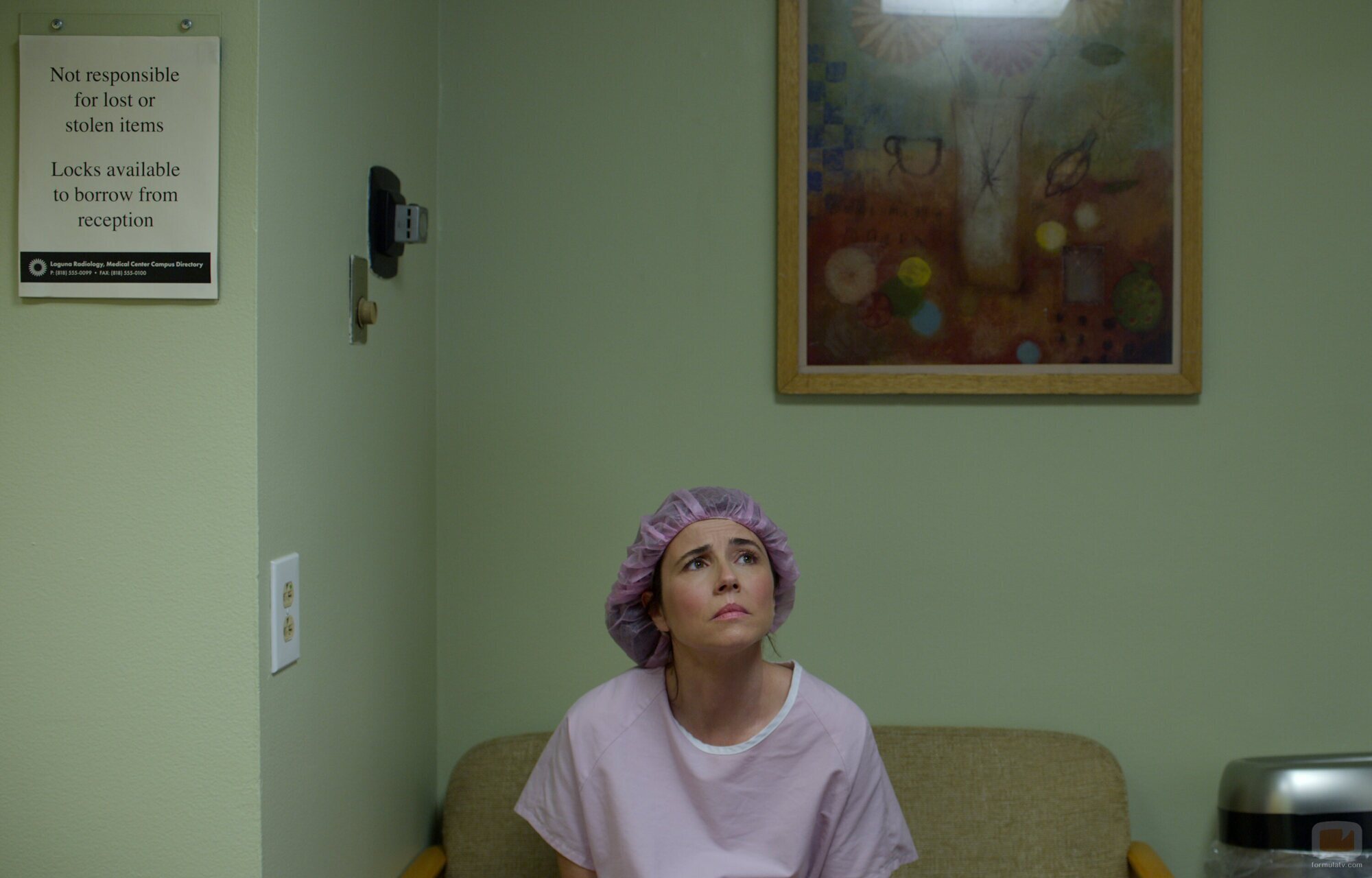 Linda Cardellini en 3x03 'Mira esto' de 'Dead to Me'