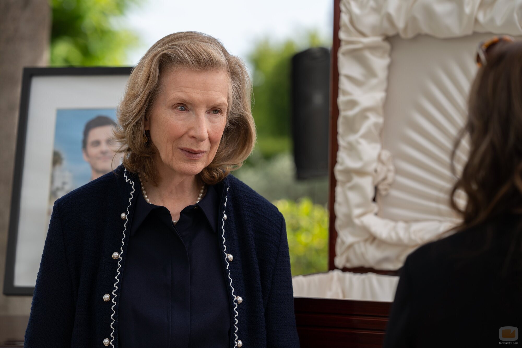 Frances Conroy en el 3x04 de 'Muertos para mí'