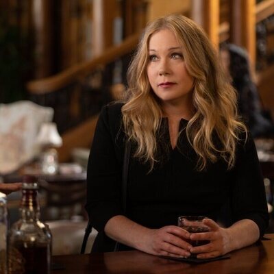 Christina Applegate en la temporada 3 y el capítulo 04 de 'Dead to Me'