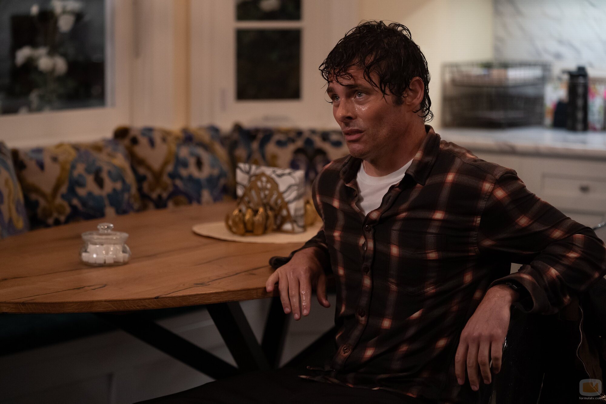 James Marsden en Capítulo 5 titulado 'No pensamos bien las cosas' de 'Dead to Me'