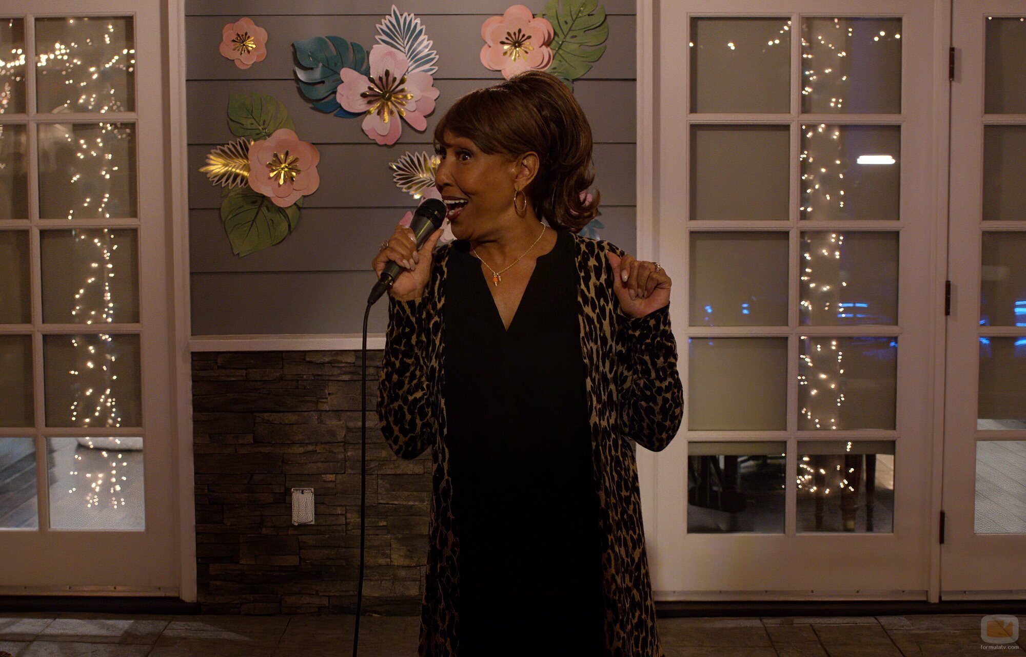 Telma Hopkins en el 3x05 de 'Muertos para mí'