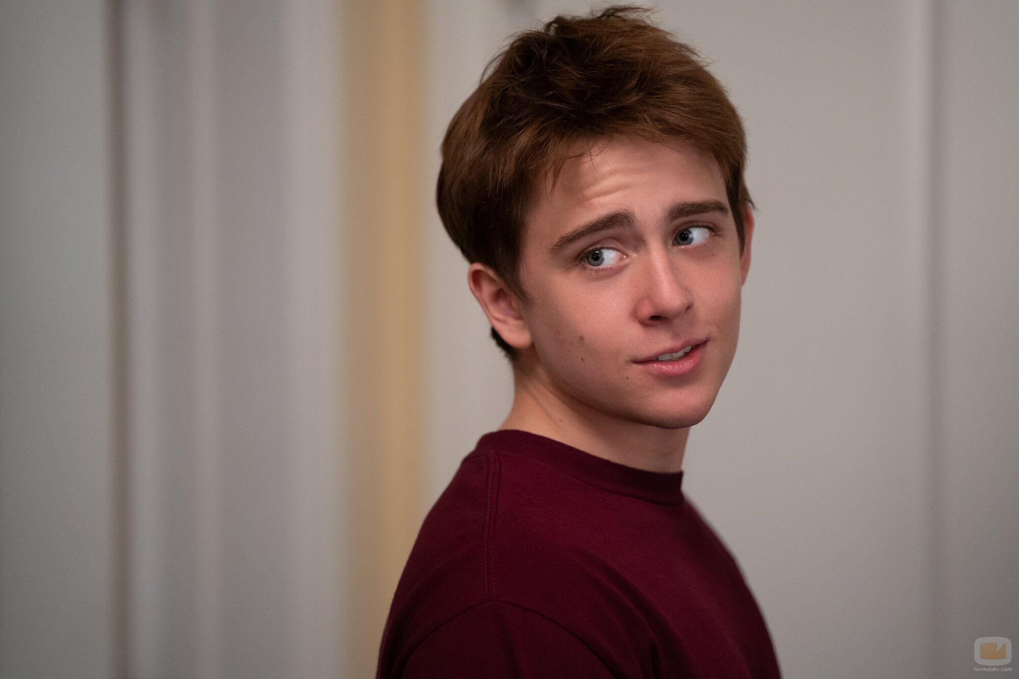 Sam McCarthy en el 3x05 de 'Dead to Me'