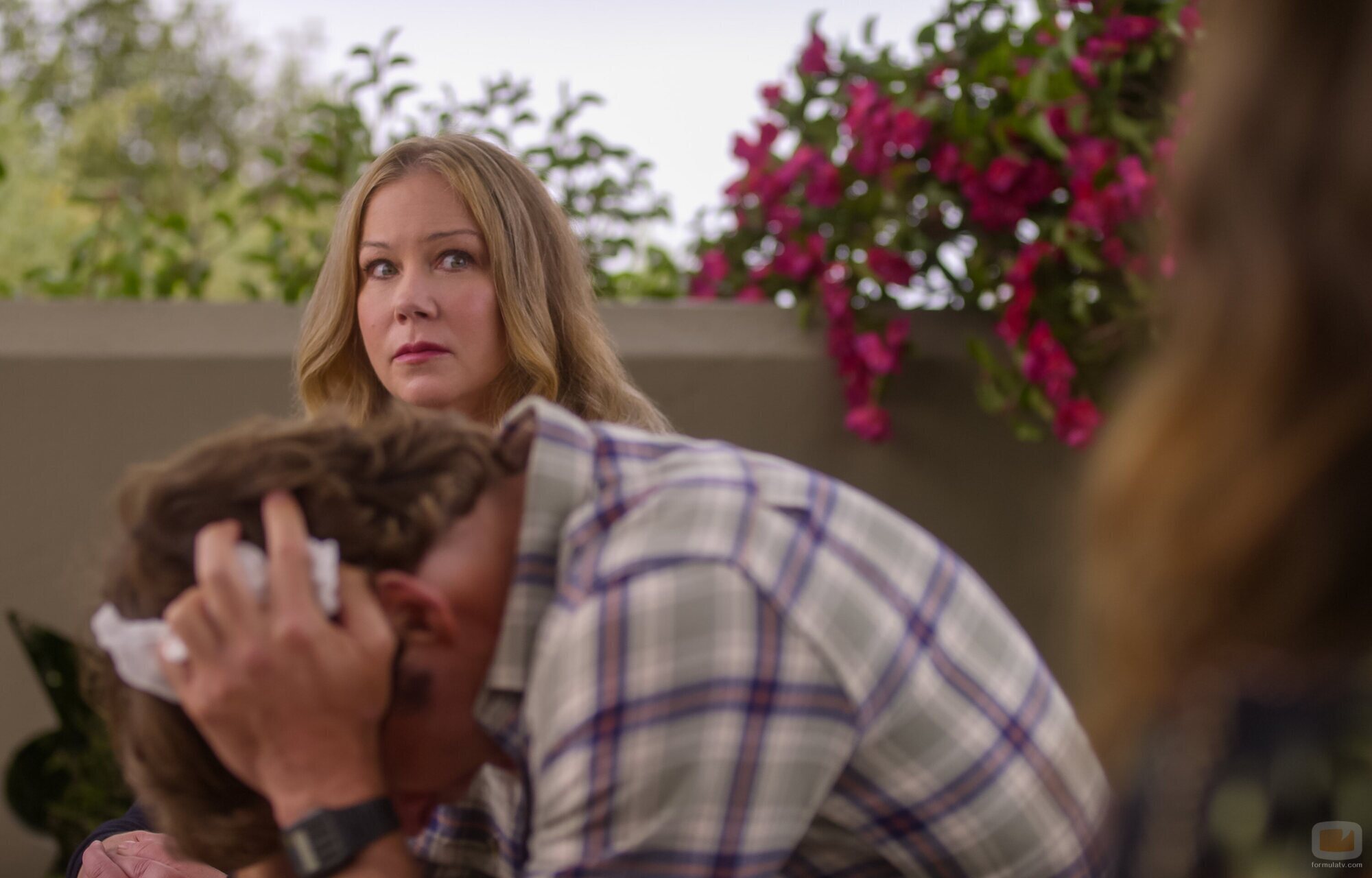 Christina Applegate en 3x05 titulado 'No pensamos bien las cosas' de 'Dead to Me'