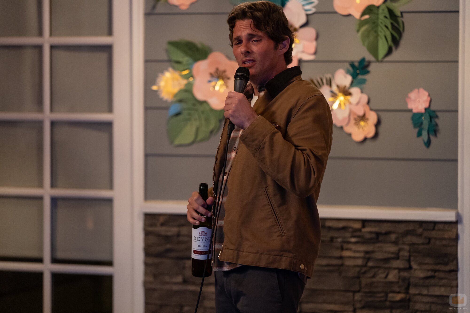 Escena de James Marsden en Capítulo 5 titulado 'No pensamos bien las cosas' de 'Dead to Me'