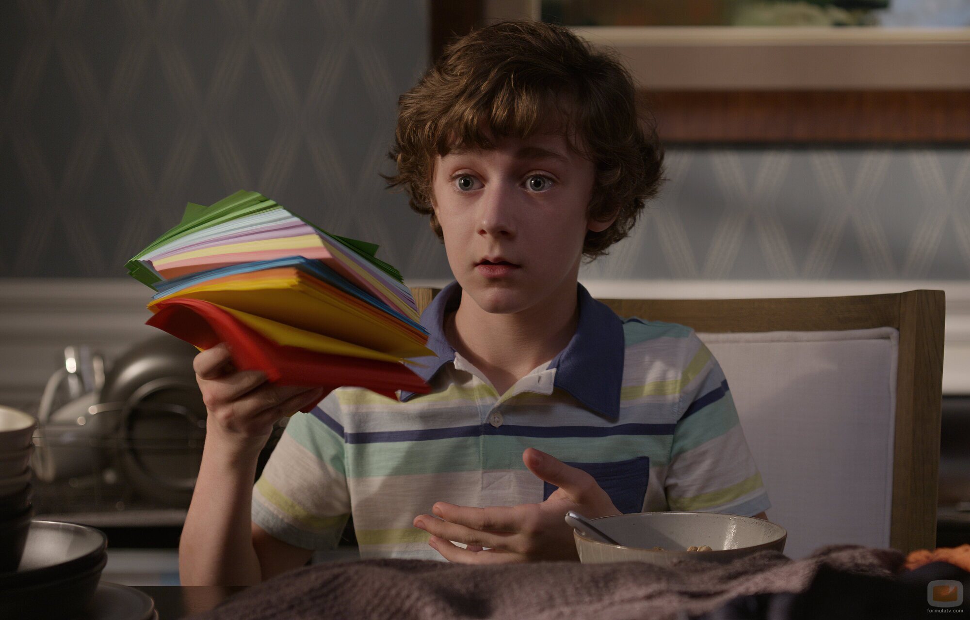 Luke Roessler en 'Vamos a superar esto' de 'Dead to Me'