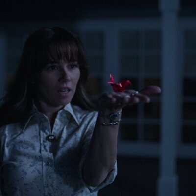 Linda Cardellini en la temporada 3 y el capítulo 06 de 'Dead to Me'